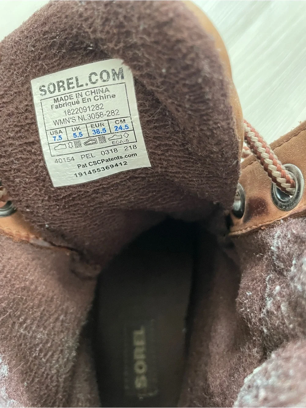 Waterproof Sorel Brown and Black Winter Boots - Cozy Lace-Up Snow Shoes